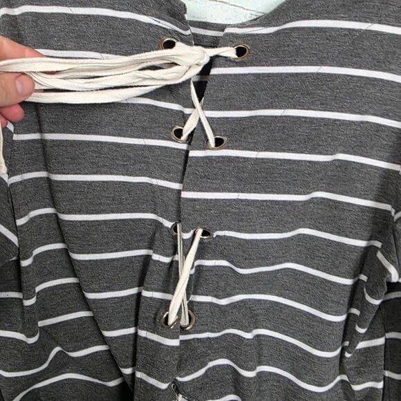 Umgee Gray White Stripe Lace-Up Back Long Sleeve Top L - Picture 7 of 10